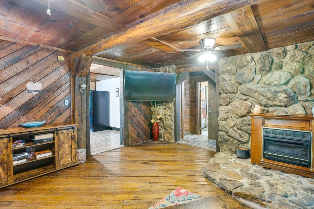 French Lick Getaway With Deck, Grill And Fire Pit! Villa Eksteriør billede