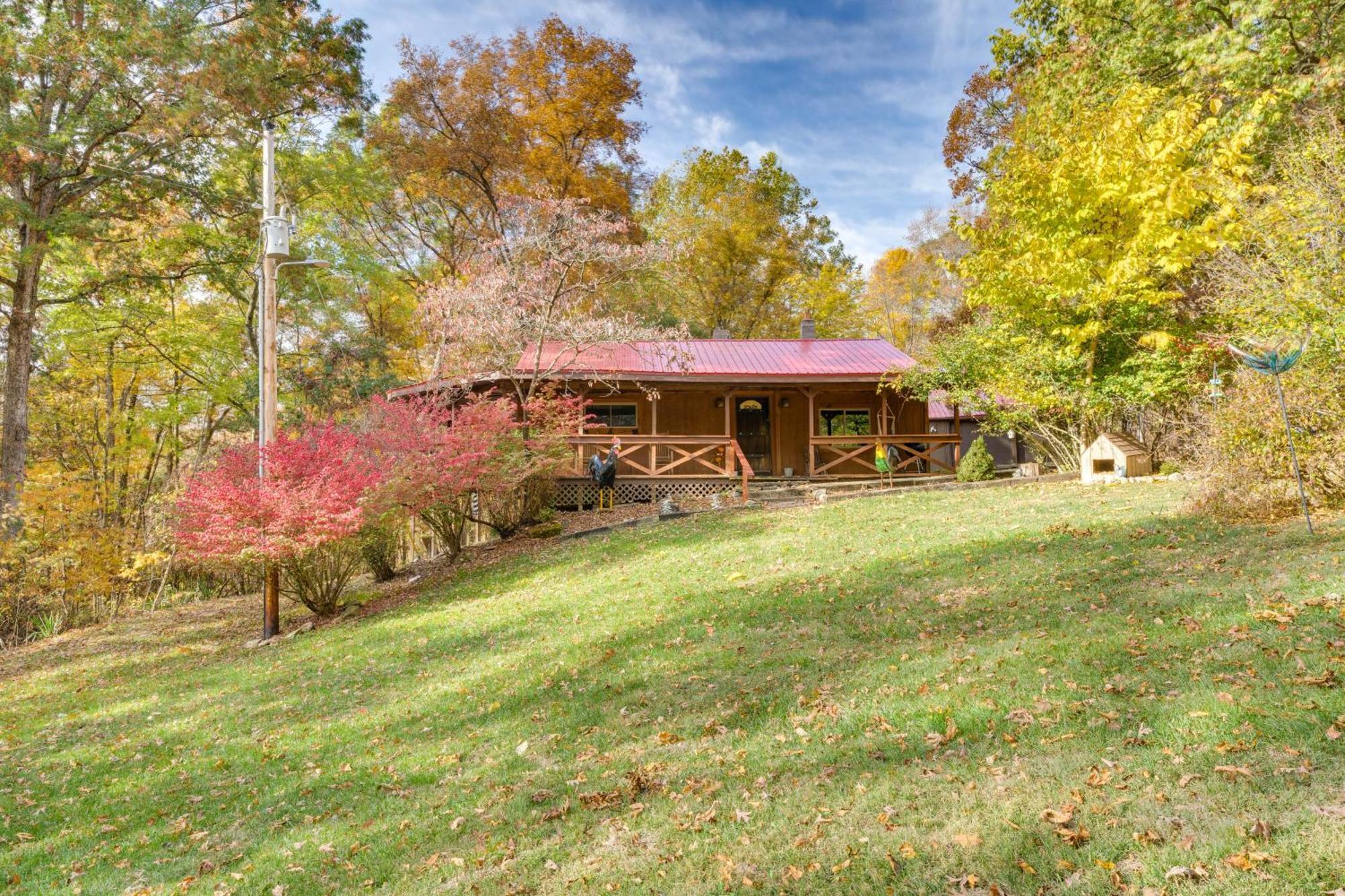 French Lick Getaway With Deck, Grill And Fire Pit! Villa Eksteriør billede