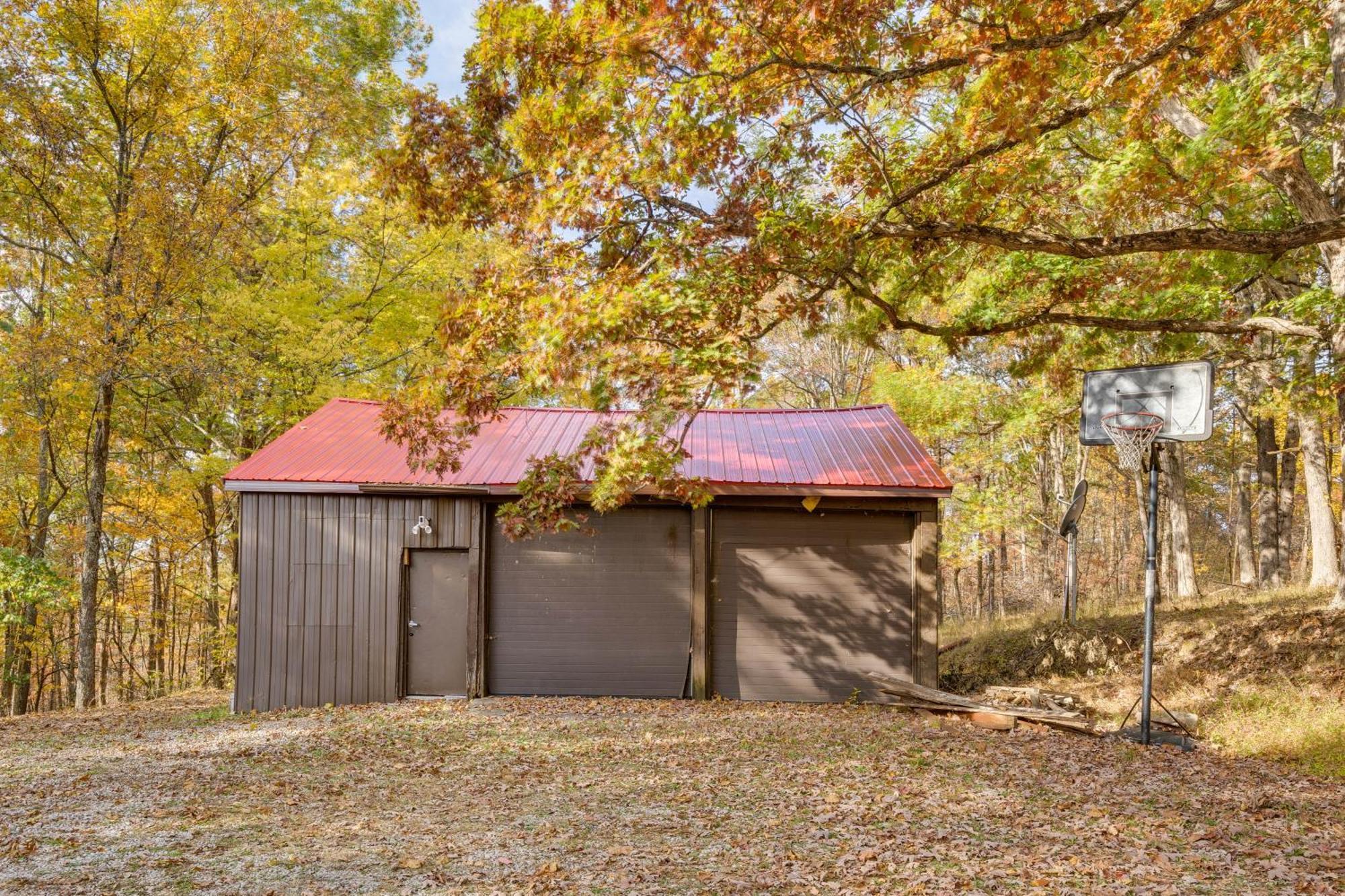 French Lick Getaway With Deck, Grill And Fire Pit! Villa Eksteriør billede