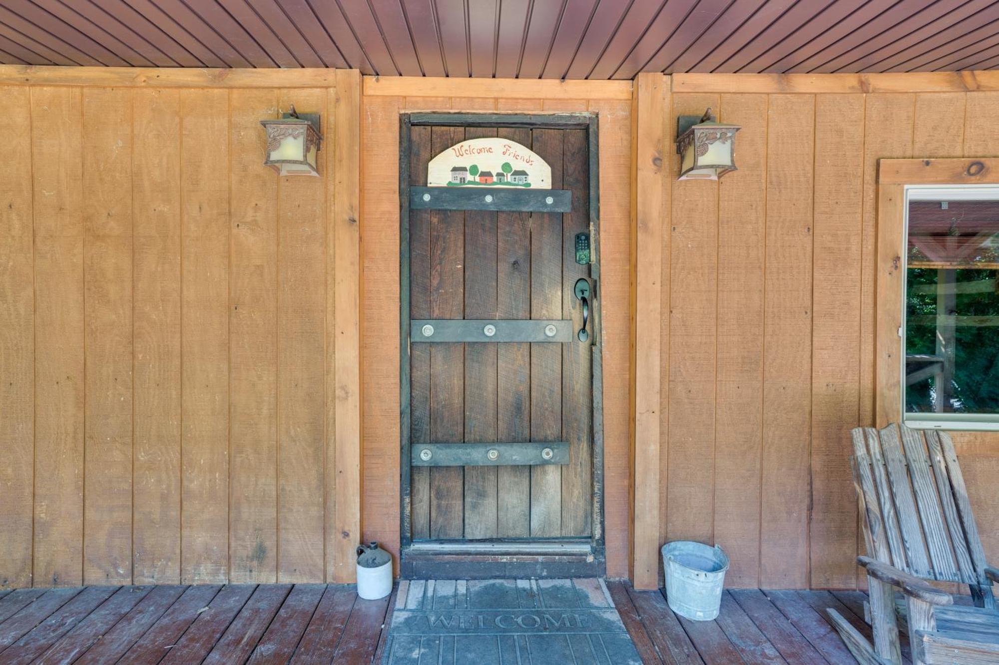 French Lick Getaway With Deck, Grill And Fire Pit! Villa Eksteriør billede