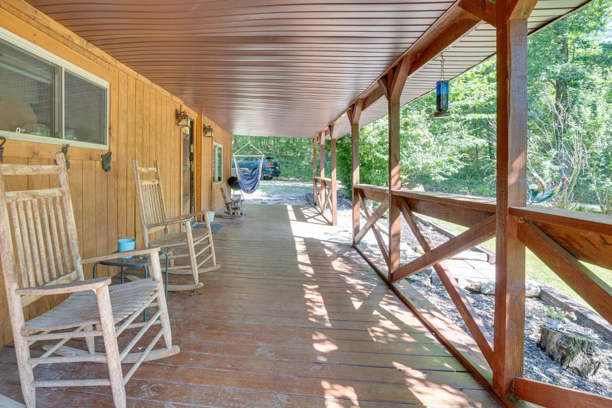 French Lick Getaway With Deck, Grill And Fire Pit! Villa Eksteriør billede