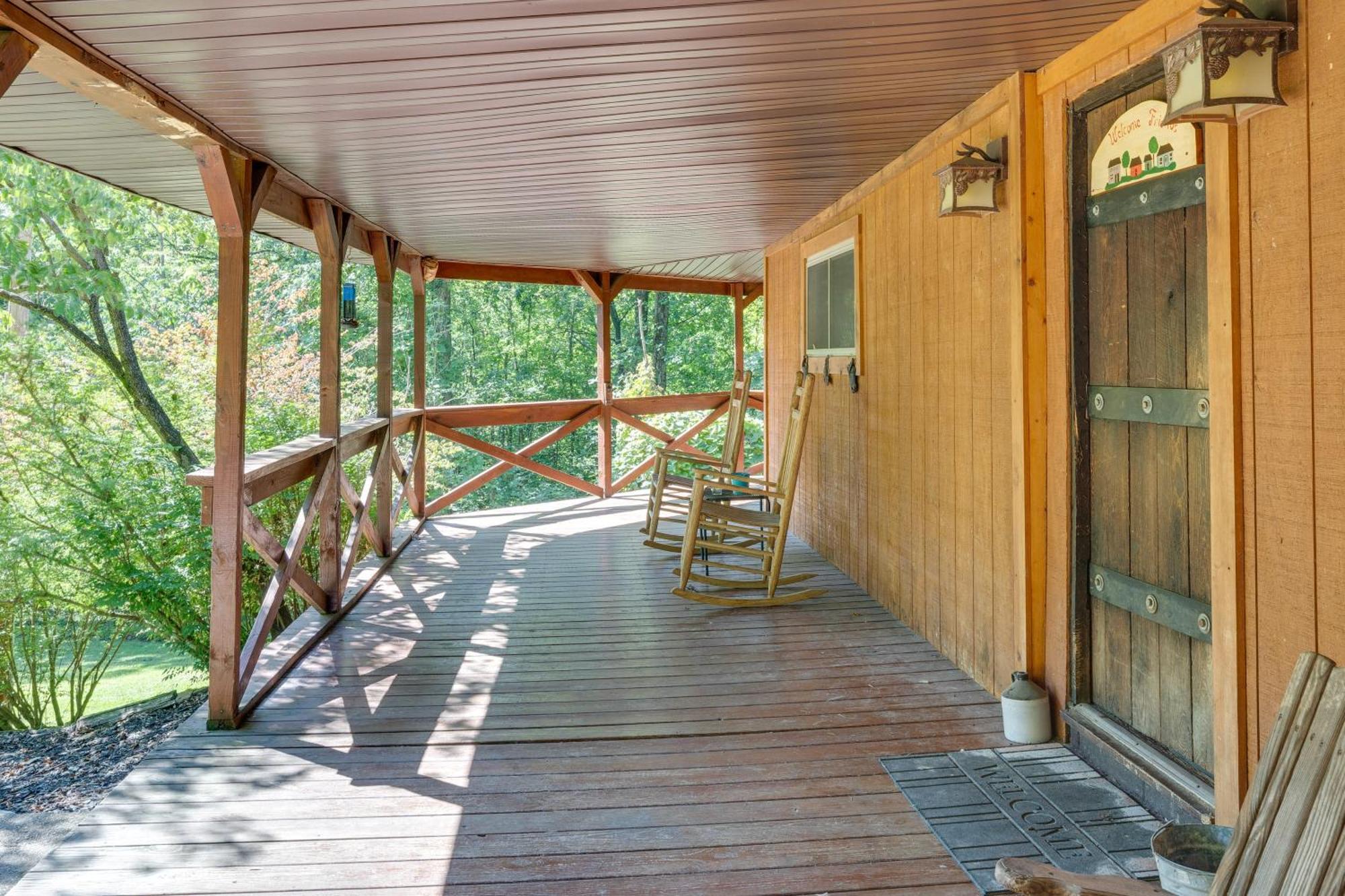French Lick Getaway With Deck, Grill And Fire Pit! Villa Eksteriør billede